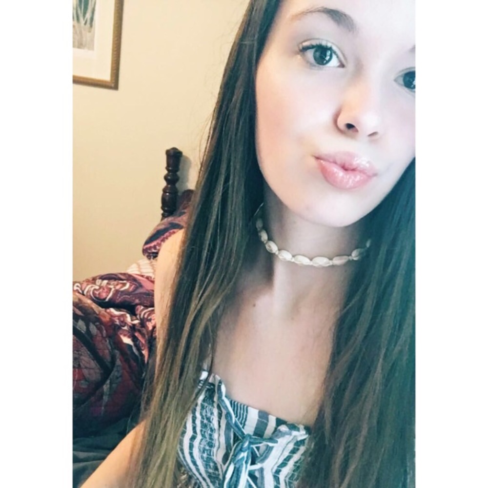 Meet your Posher, Alexis